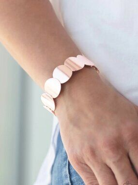 Paparazzi Jewelry AccessorieIndustrial Influencer - Rose Gold Bracelet - Vintage